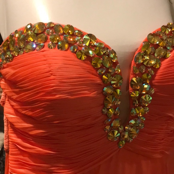 Ball gown/prom dress - Picture 6 of 8